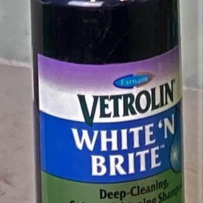 Vetrolin White 'N Brite Deep-Cleaning Color-Brightening Shampoo